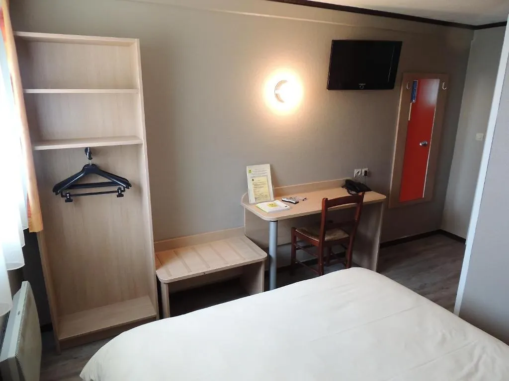 Logis Hotel - Le Relais Du Parisis Villeparisis
