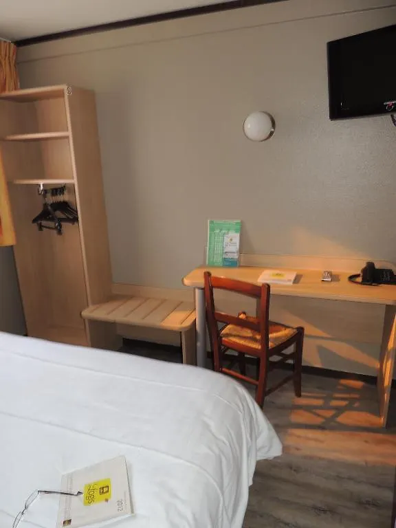 Logis Hotel - Le Relais Du Parisis Villeparisis