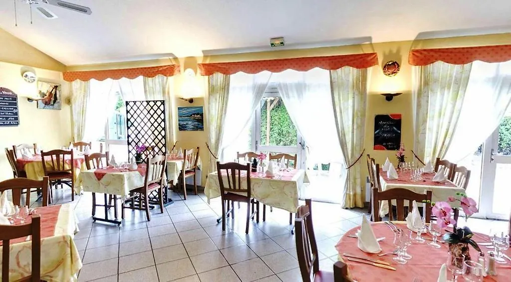 וילפריזי Logis Hotel - Le Relais Du Parisis