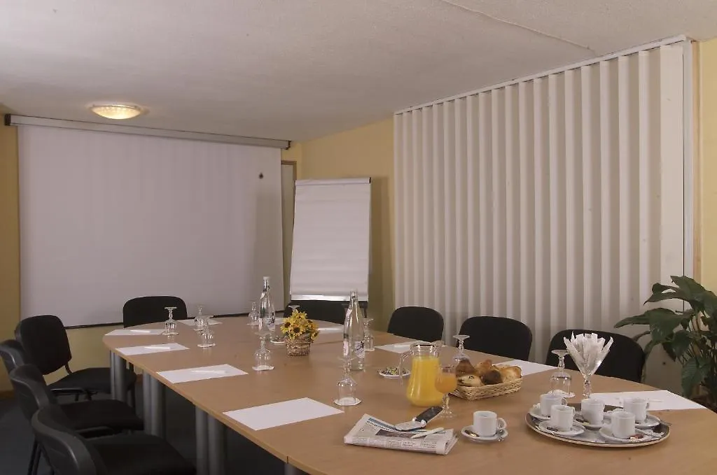 Logis Hotel - Le Relais Du Parisis Villeparisis