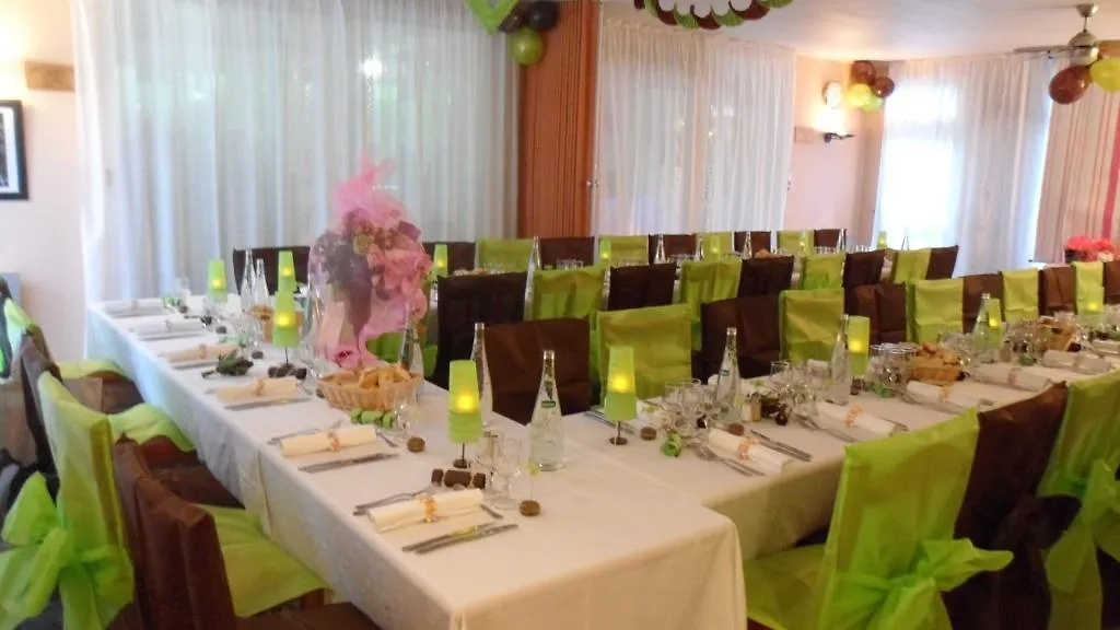 Logis Hotel - Le Relais Du Parisis Villeparisis